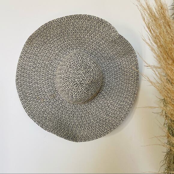 J CREW Black White Grey Woven Floppy Wide Brim Sun Hat Vacation Beach Summer - Picture 1 of 6